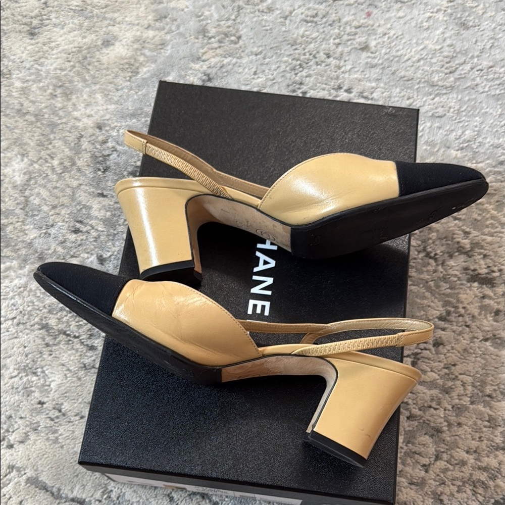 Chanel Beige and Black Women's Slingback Shoes - Picture 4 of 6